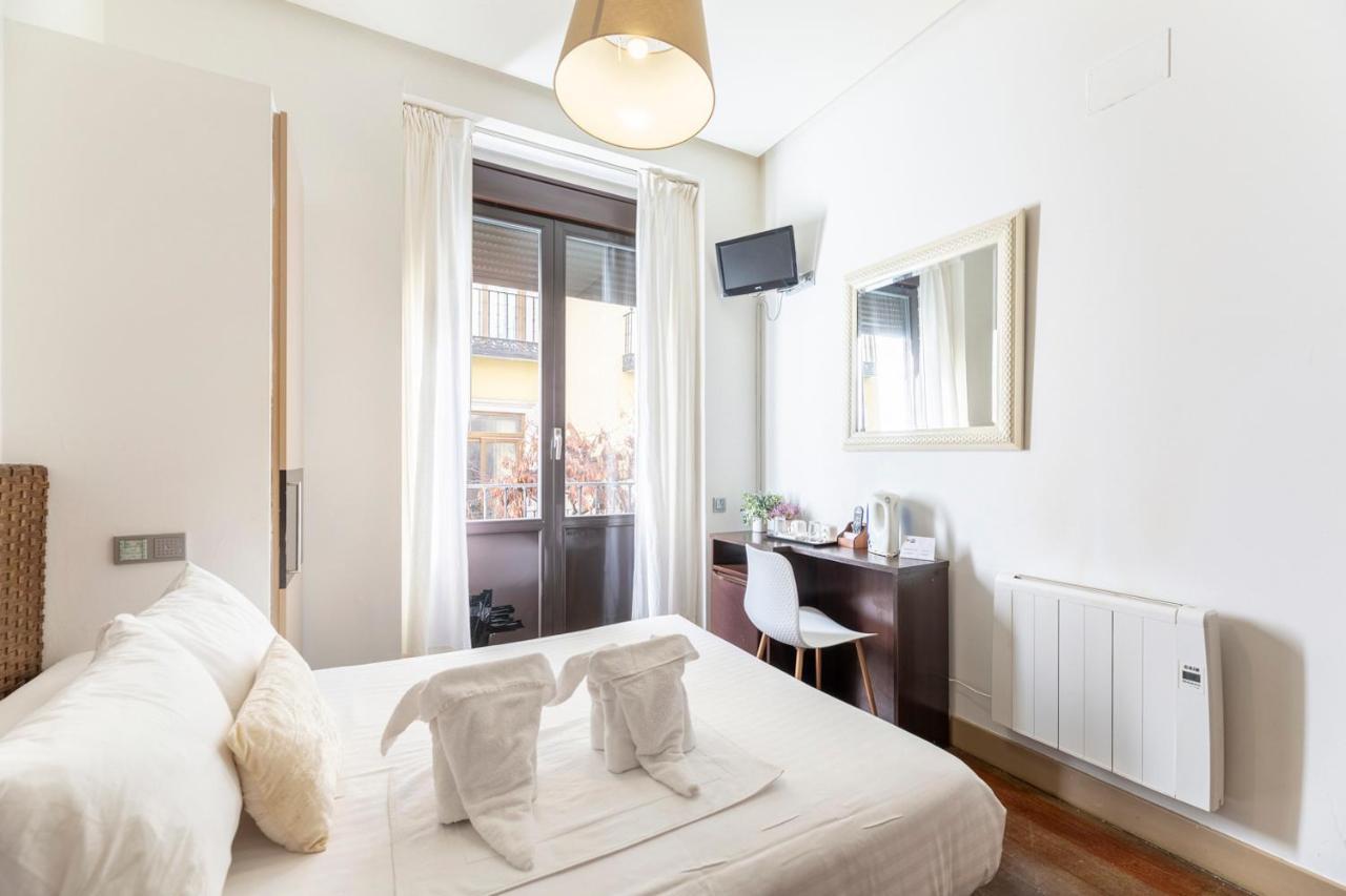 Madrid House Rooms ภายนอก รูปภาพ
