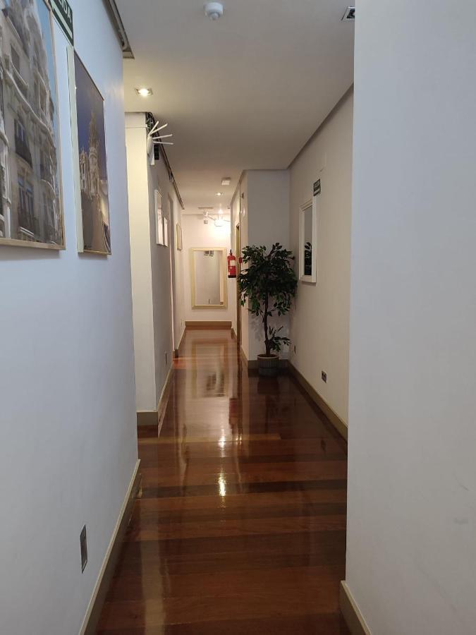 Madrid House Rooms ภายนอก รูปภาพ