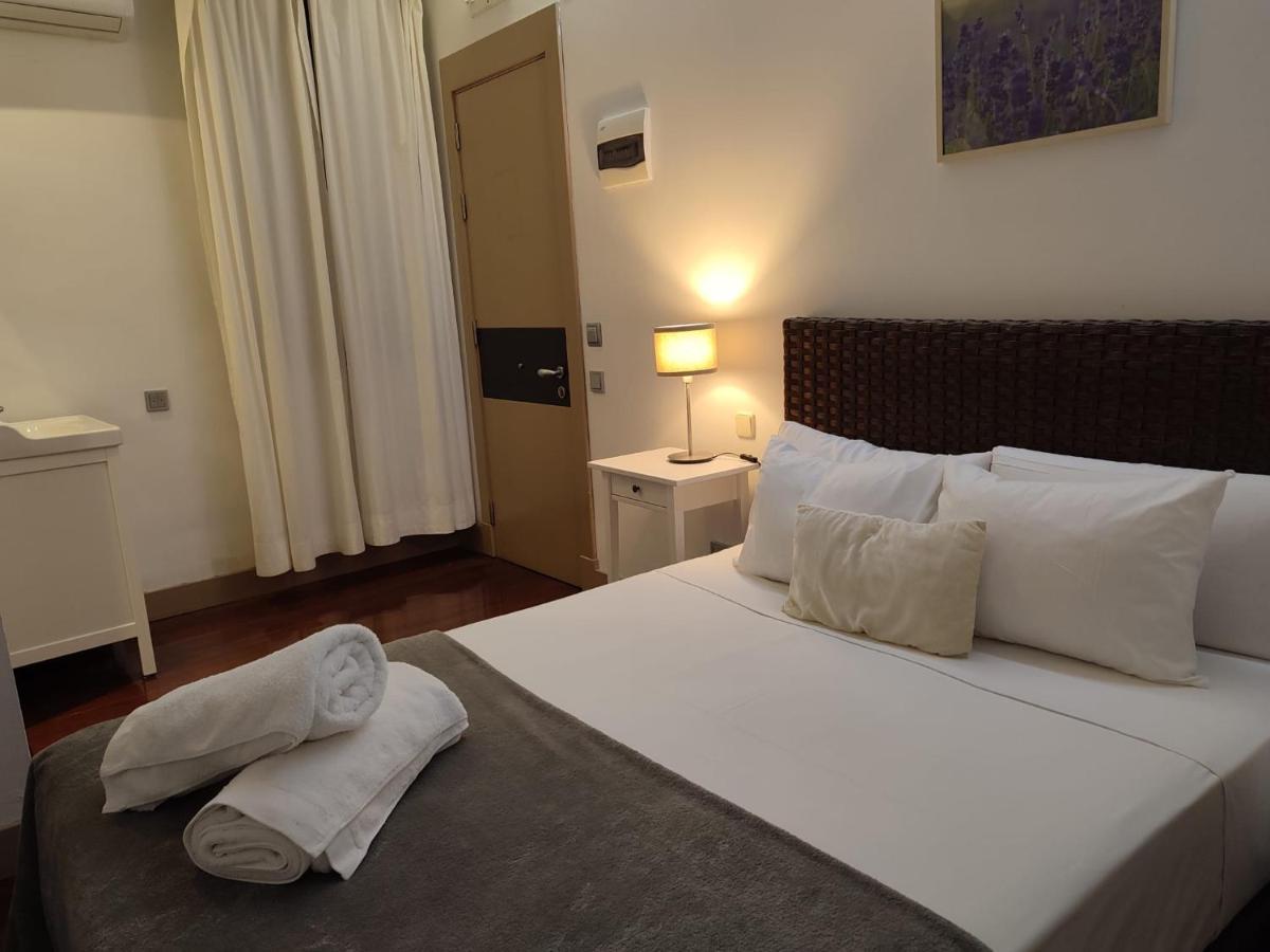 Madrid House Rooms ภายนอก รูปภาพ