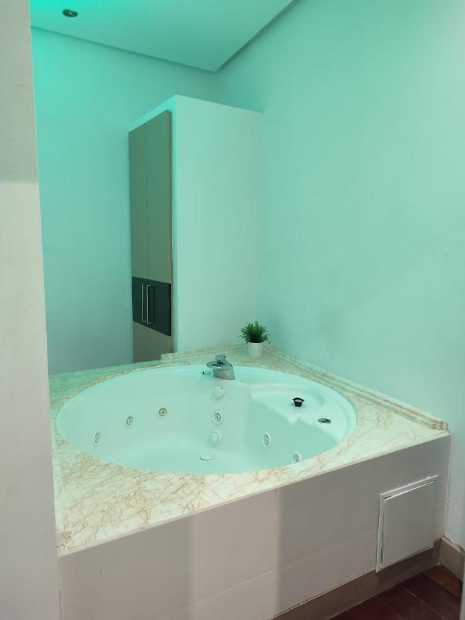 Madrid House Rooms ภายนอก รูปภาพ