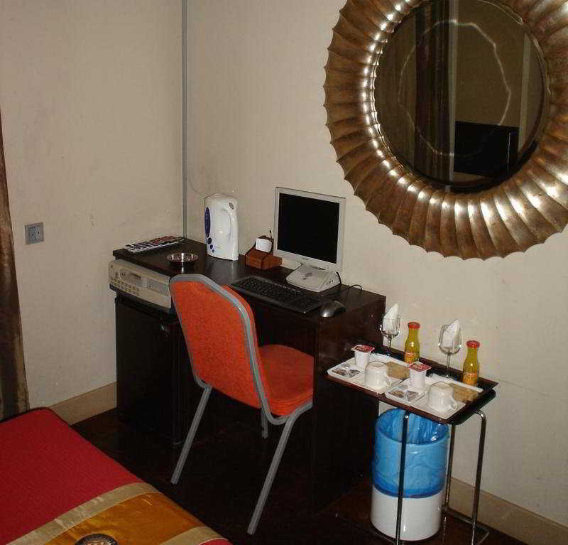 Madrid House Rooms ภายนอก รูปภาพ